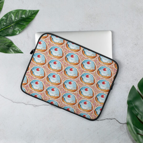 Chelsea Bun Laptop Sleeve